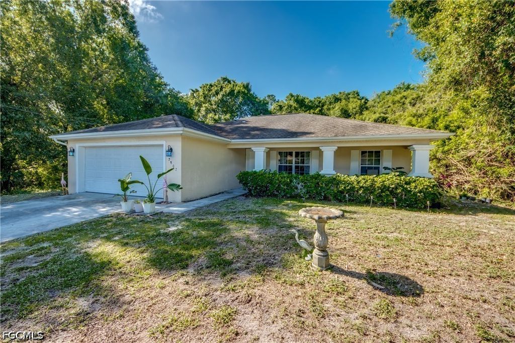 2807 51st St W, Lehigh Acres