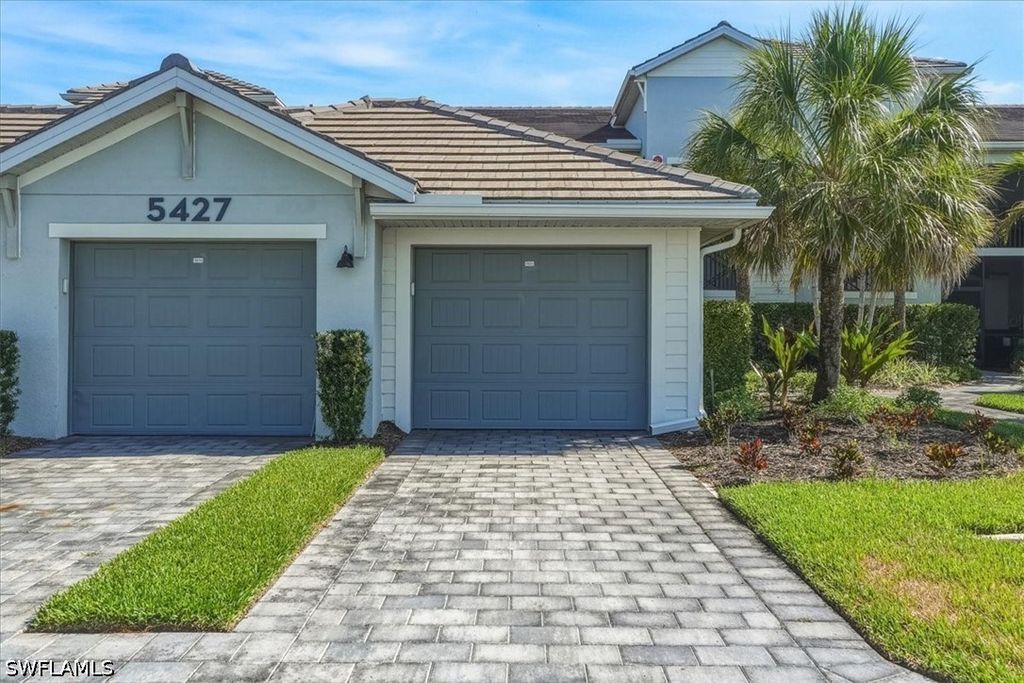 5427 Double Eagle Cir 2823, Ave Maria
