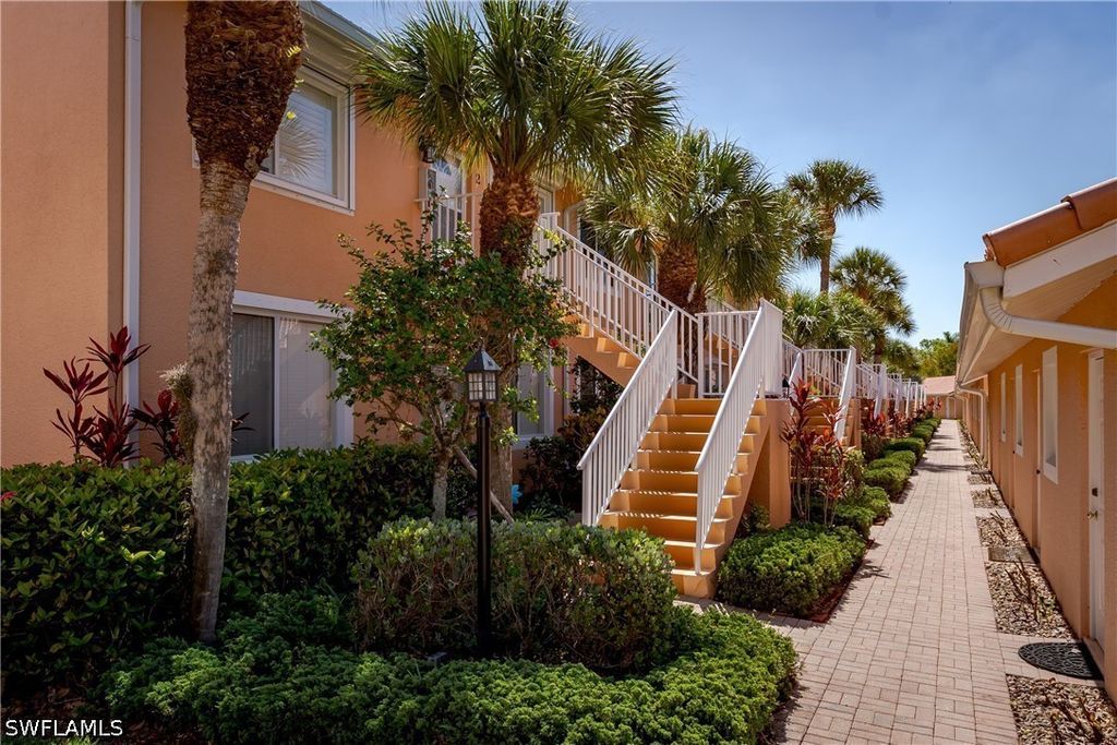 6830 Beach Resort Dr 2602, Naples