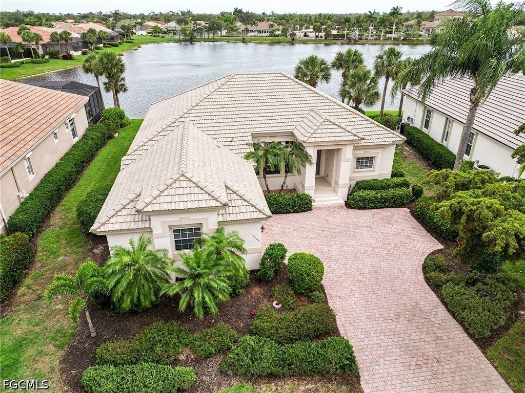 8864 New Castle Dr, Fort Myers