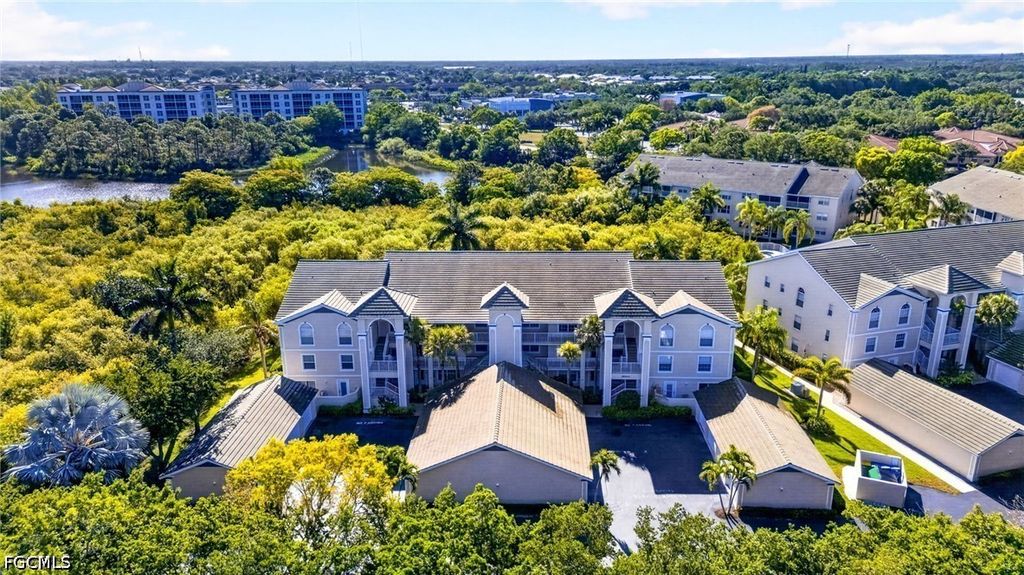 28851 Bermuda Lago Ct 104, Bonita Springs