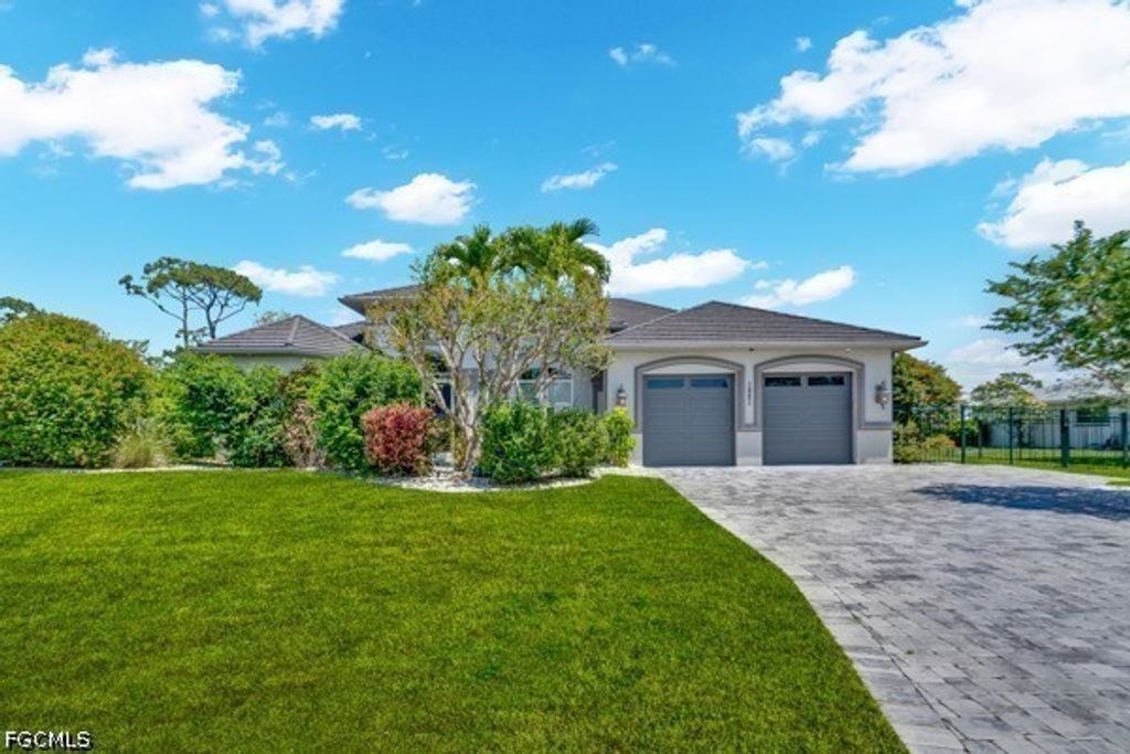 1221 Sw 19th Ln, CAPE CORAL