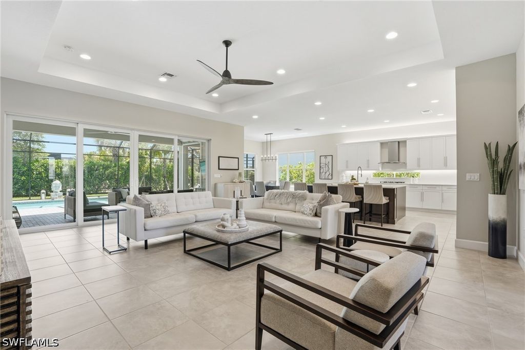11644 Periwinkle Dr, Naples