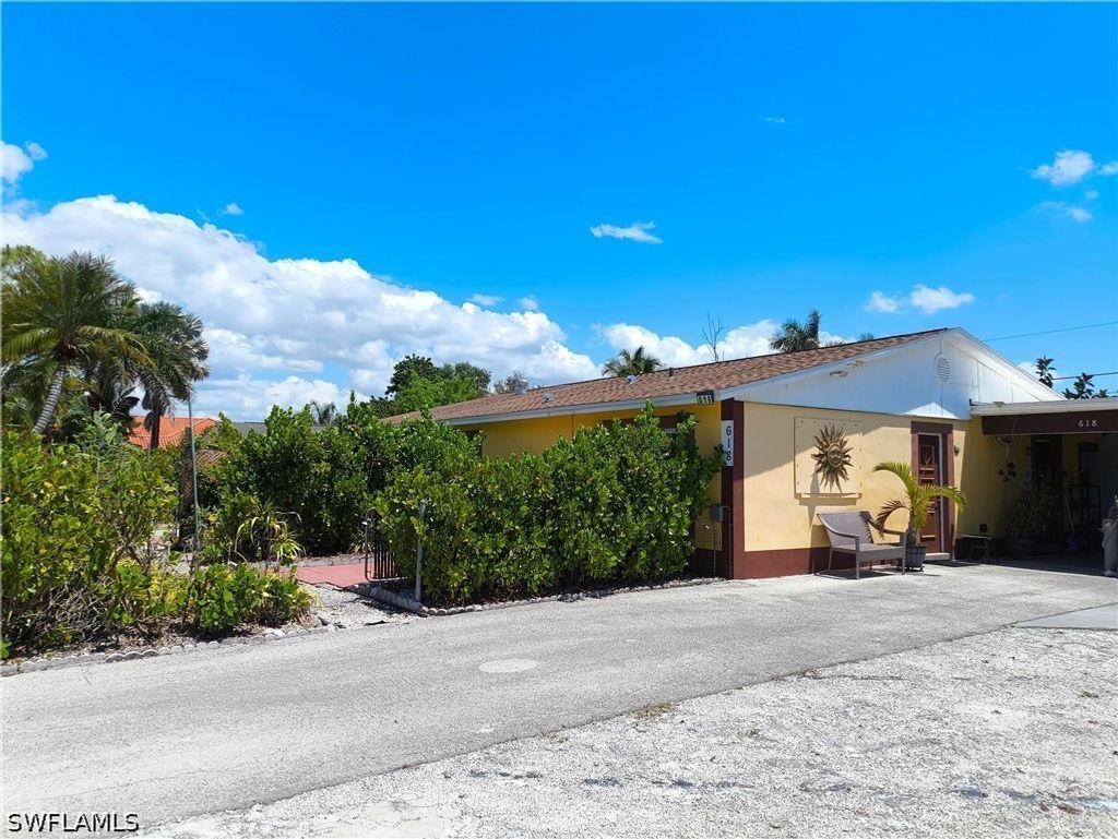 618 107th Ave N, Naples