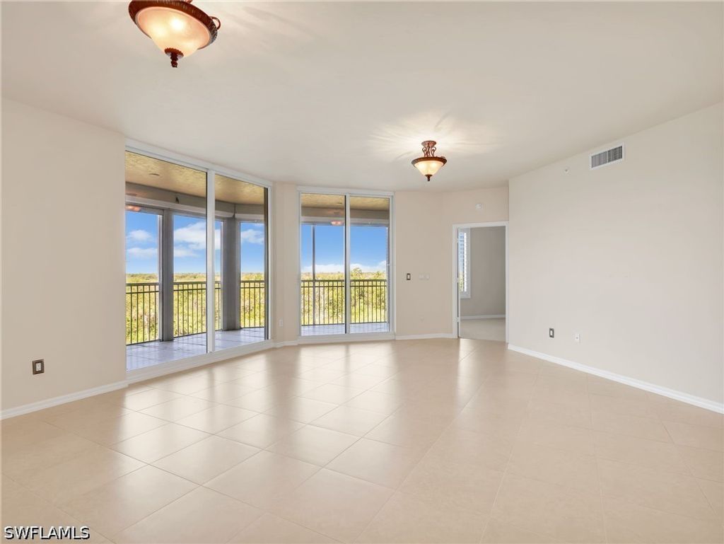 1001 Arbor Lake Dr 202, Naples