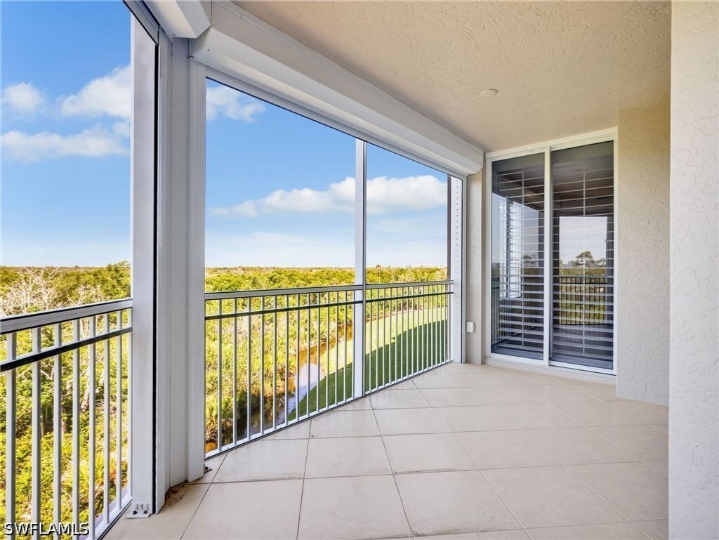 1001 Arbor Lake Dr 202, Naples