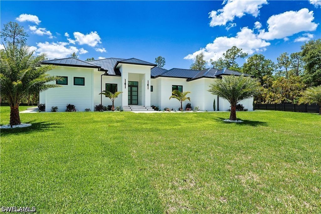 3430 1st Ave Nw, Naples