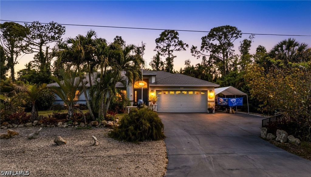 8164 Harrisburg Dr, Fort Myers