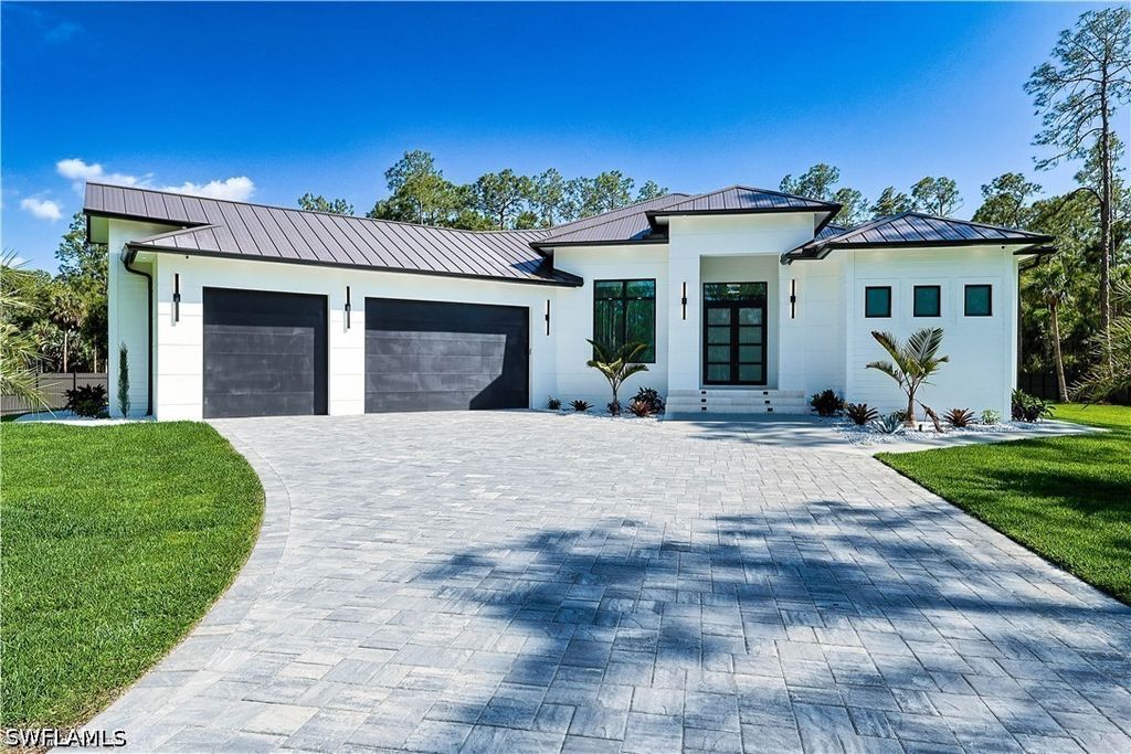 3414 1st Ave Nw, Naples