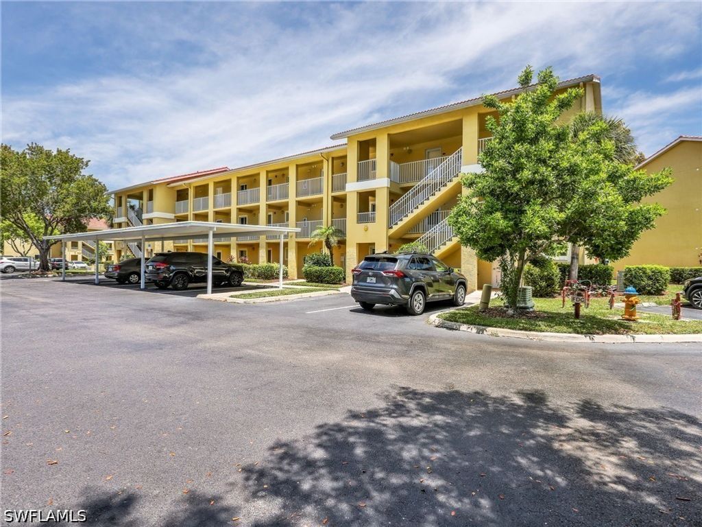 8284 Key Royal Cir 1331, Naples