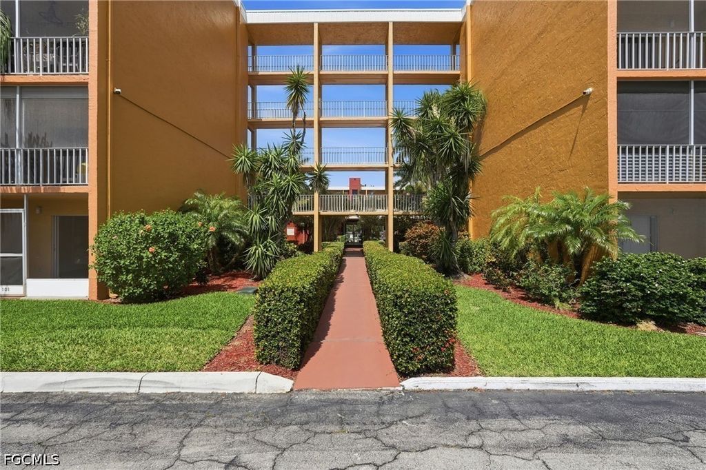 2366 E Mall Dr 403, Fort Myers