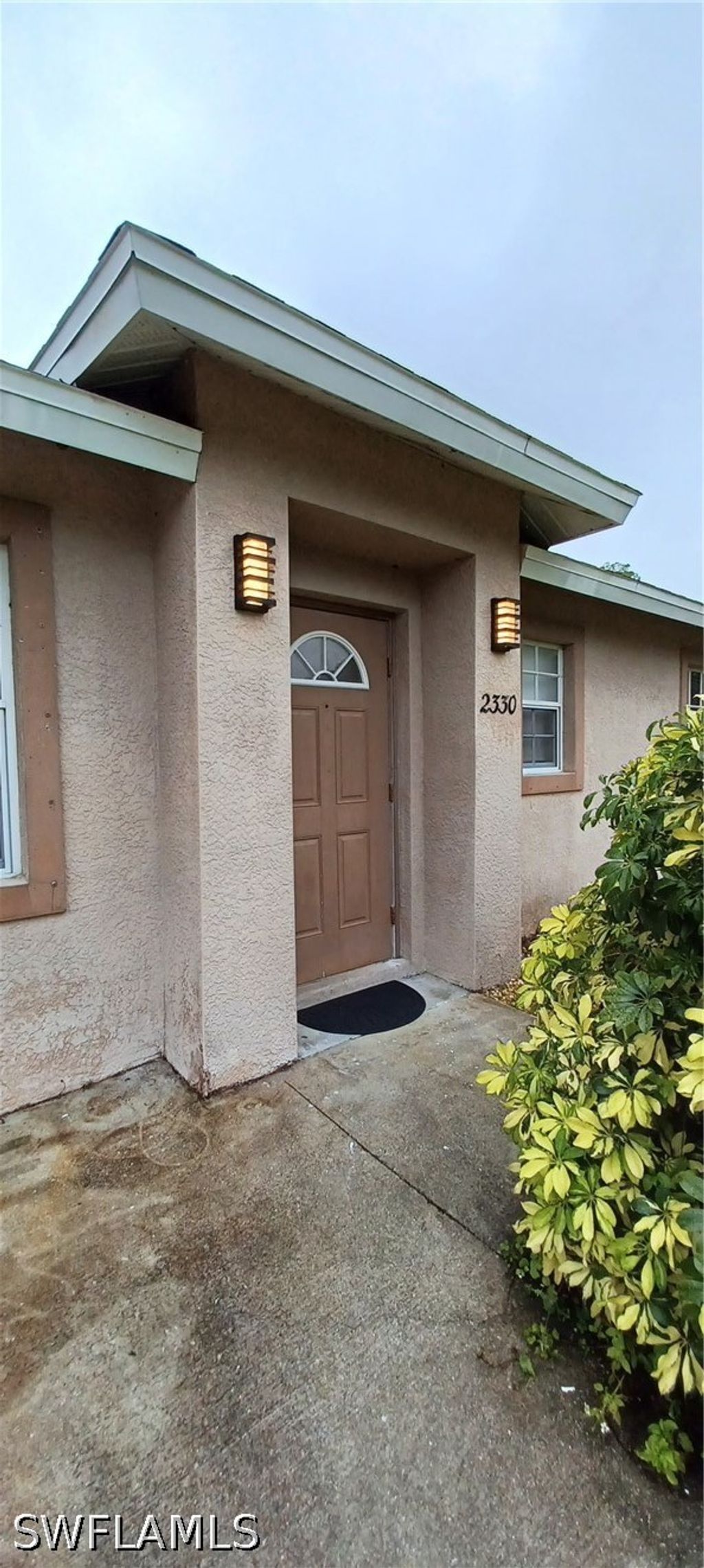 2330 Della Dr, Naples