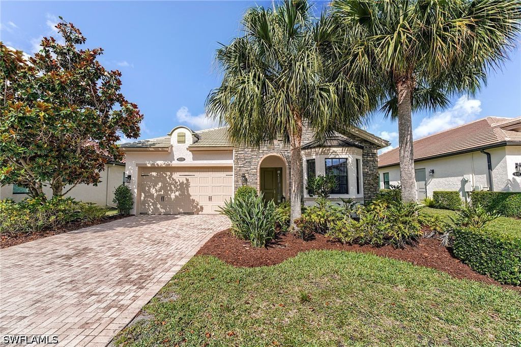 9335 Woodhurst Dr, NAPLES