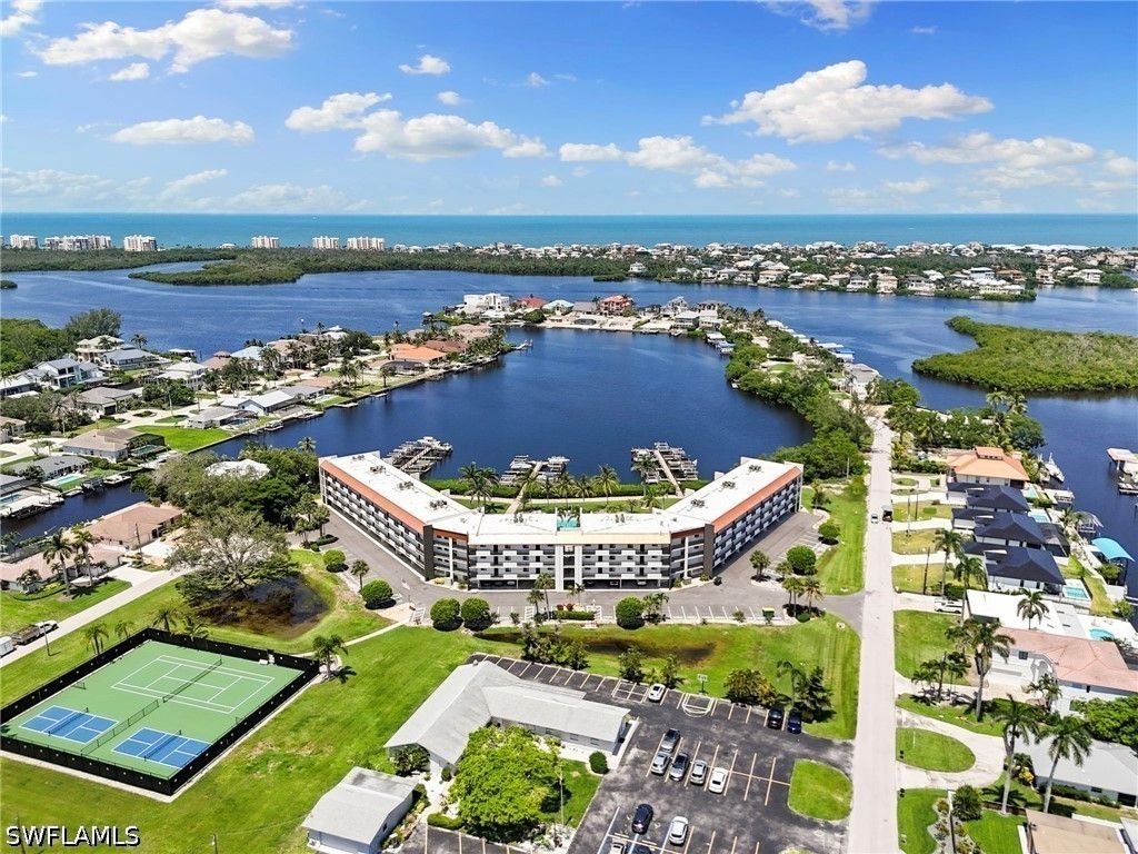 226 3rd St 303, Bonita Springs