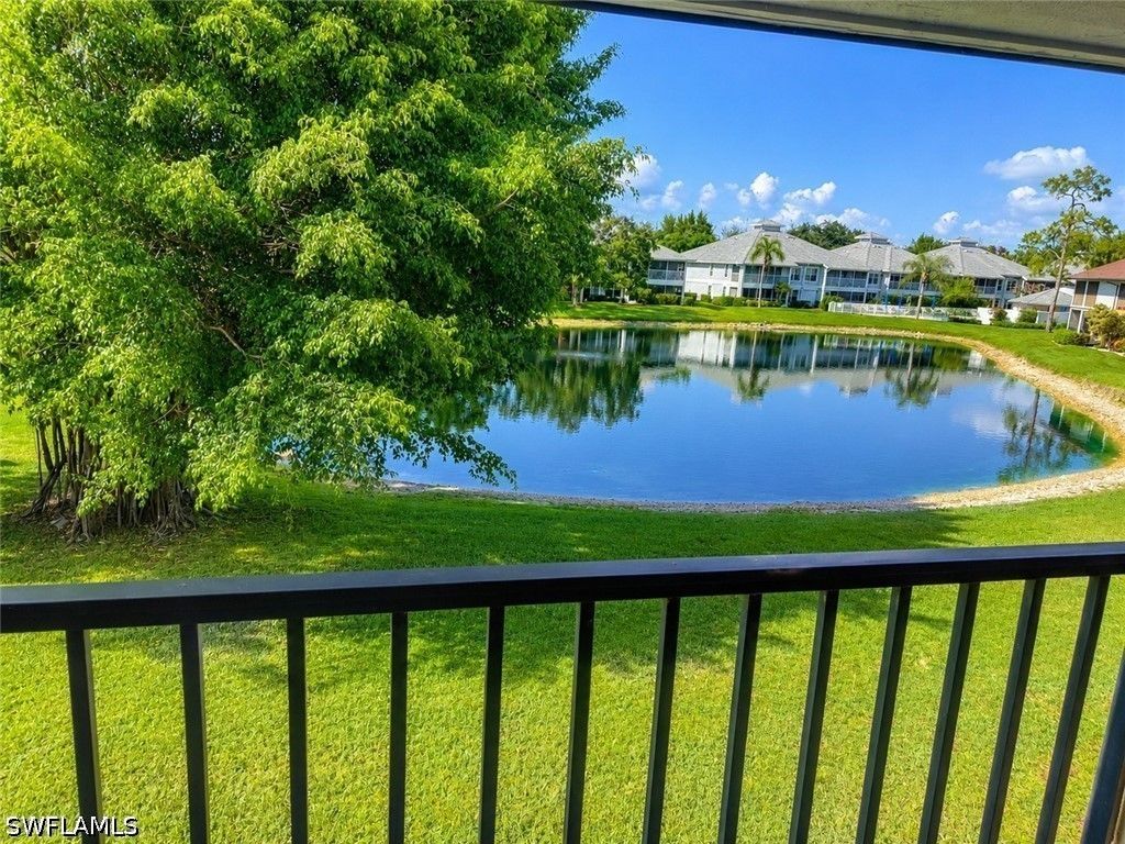 800 Misty Pines Cir 202, Naples