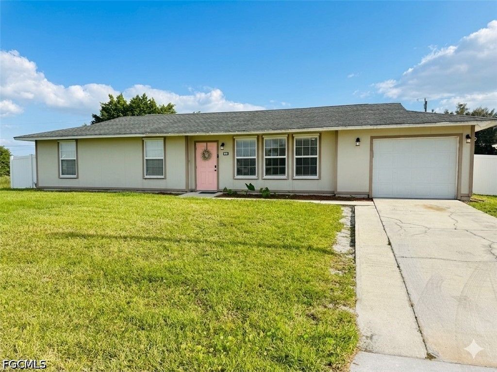 900 Ne 18th Ter, CAPE CORAL