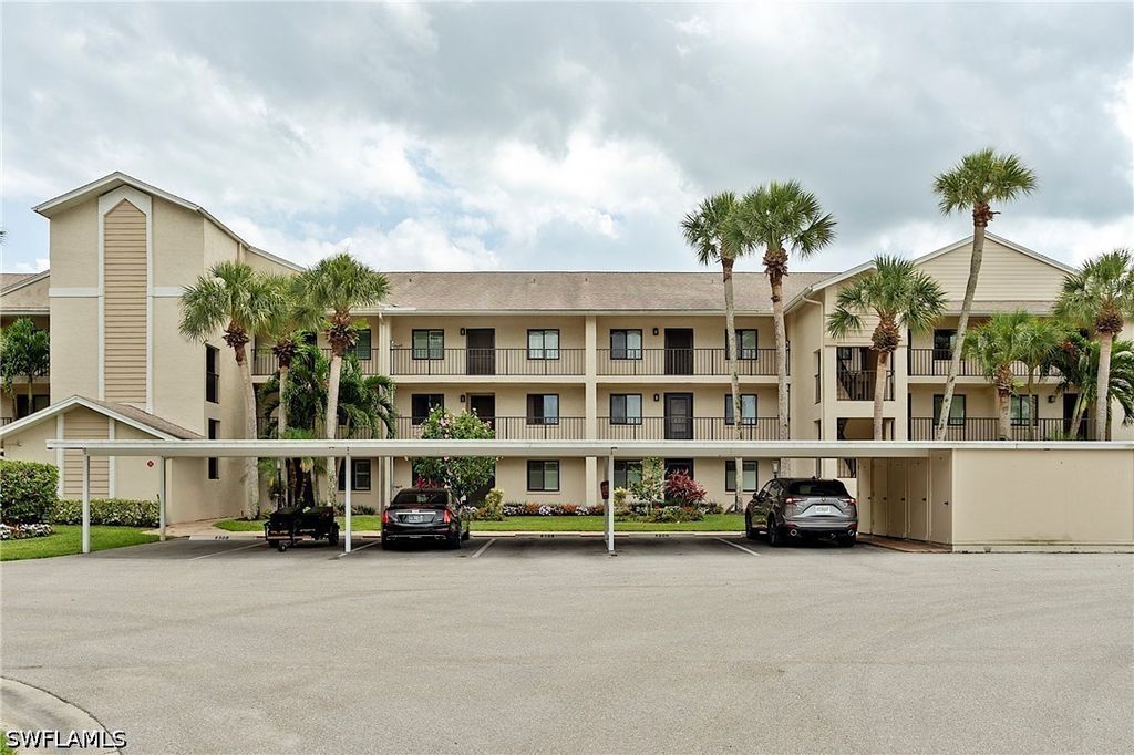 400 Fox Haven Dr 4108, Naples