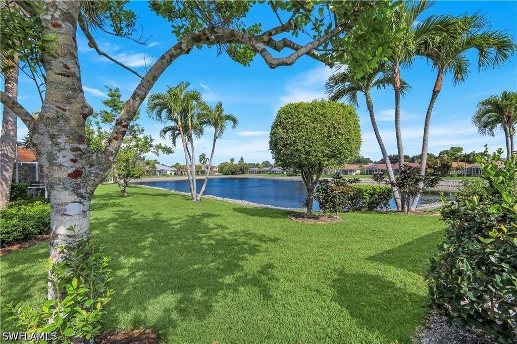 15040 Sterling Oaks Dr, Naples