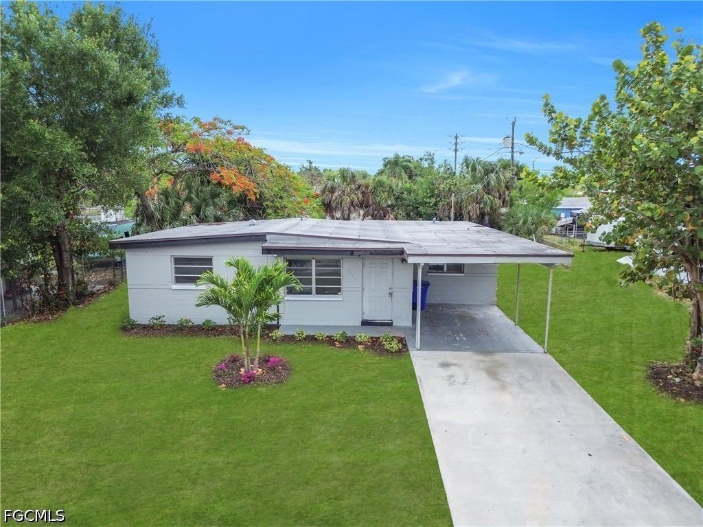 1527 Gardenia Ave, FORT MYERS