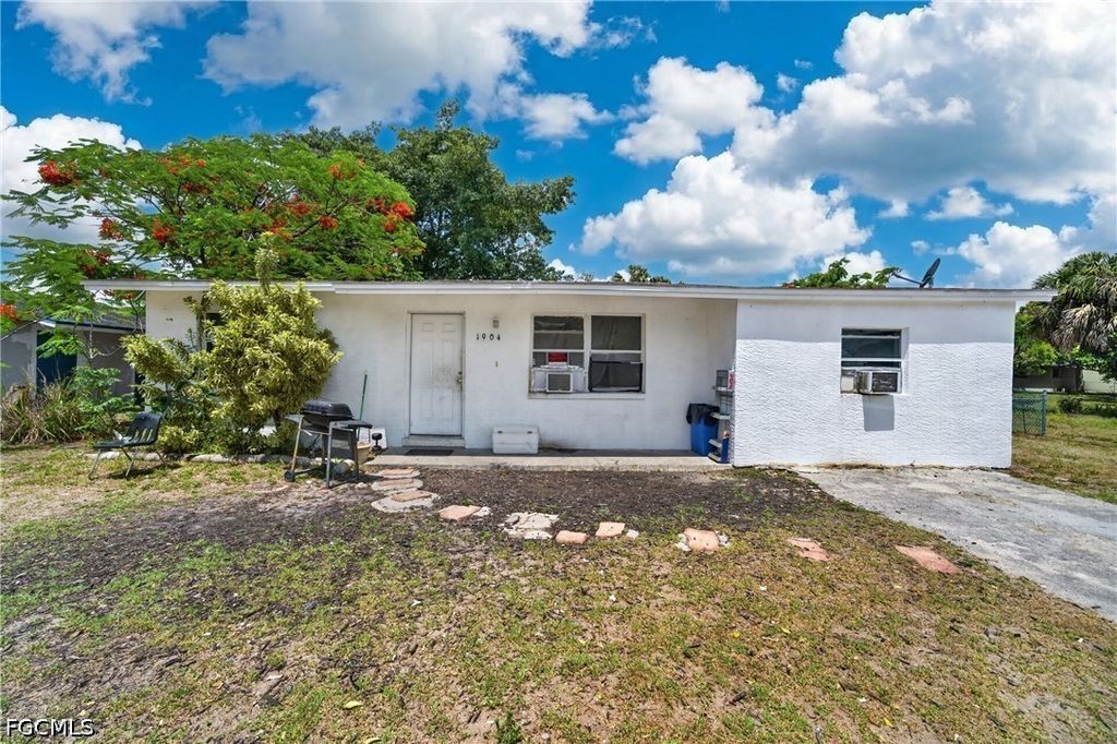 1904 Fountain St, FORT MYERS