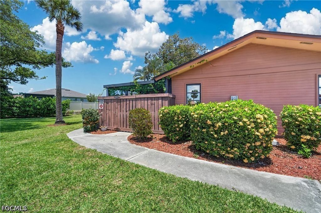 17318 Timber Oak Ln, Fort Myers