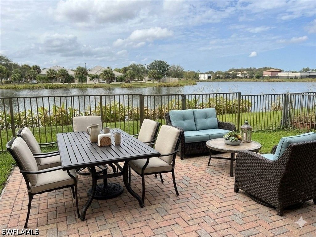 5293 Beckton Rd, Ave Maria