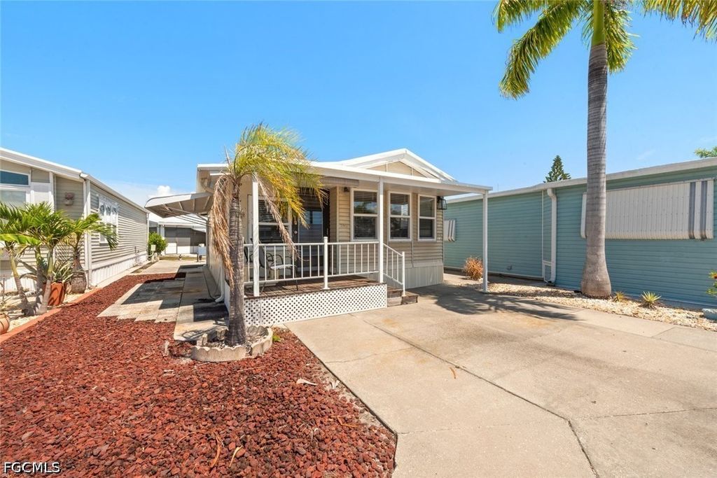 8571 Firwood Dr, ESTERO