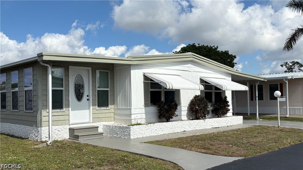 748 Park Ave, NORTH FORT MYERS