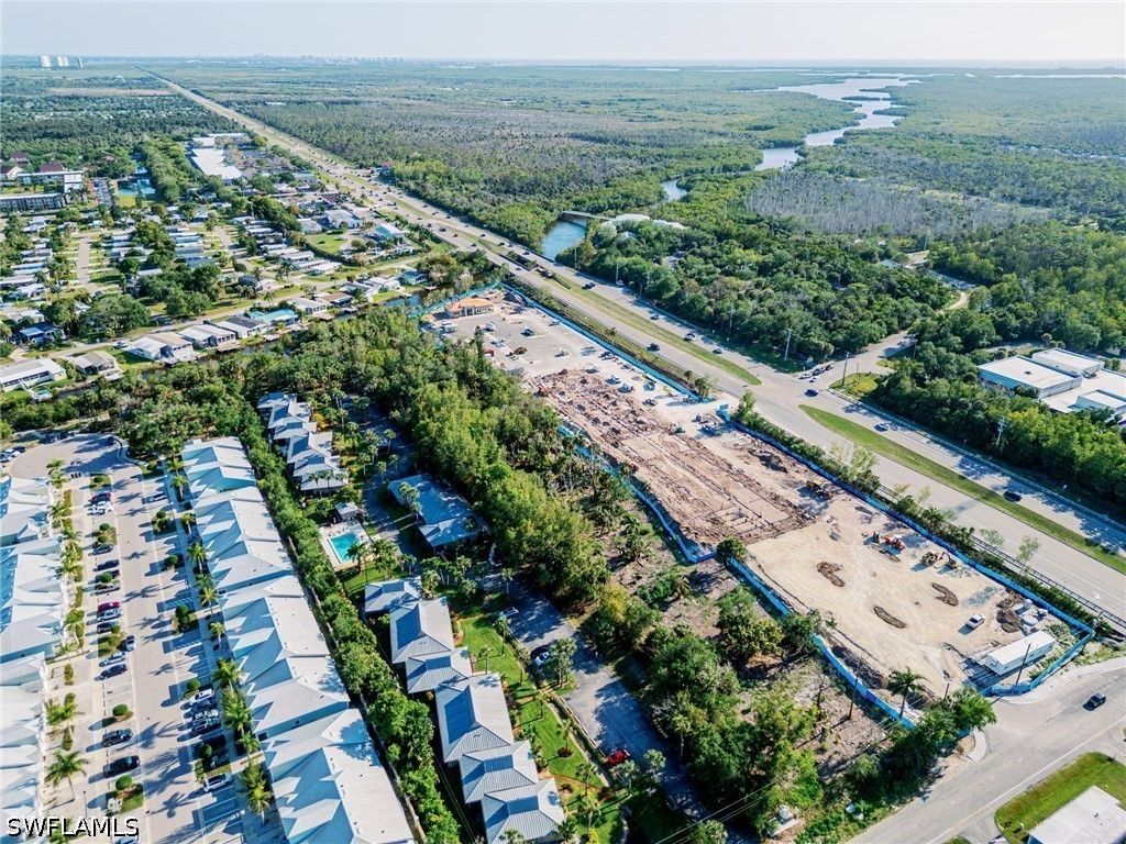 900 Henderson Creek Dr A102, Naples