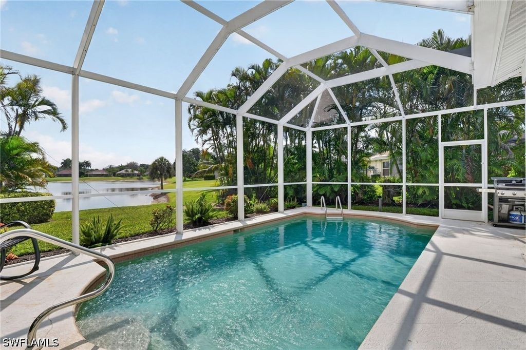 912 Briarwood Blvd, Naples