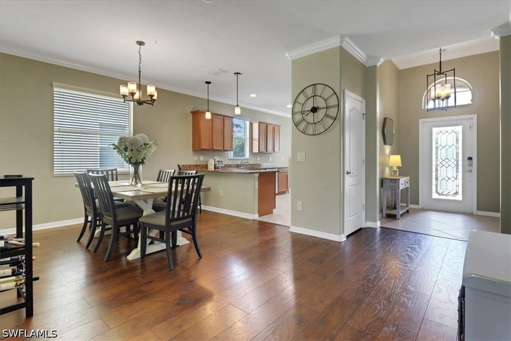 2391 Heydon Cir E, Naples