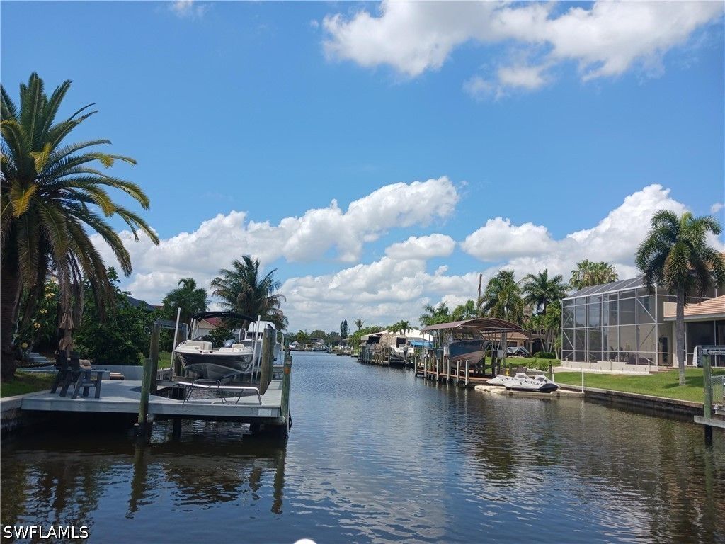 2727 Se 24th Pl, Cape Coral