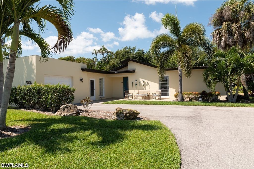 3810 Estero Bay Ln F6, Naples