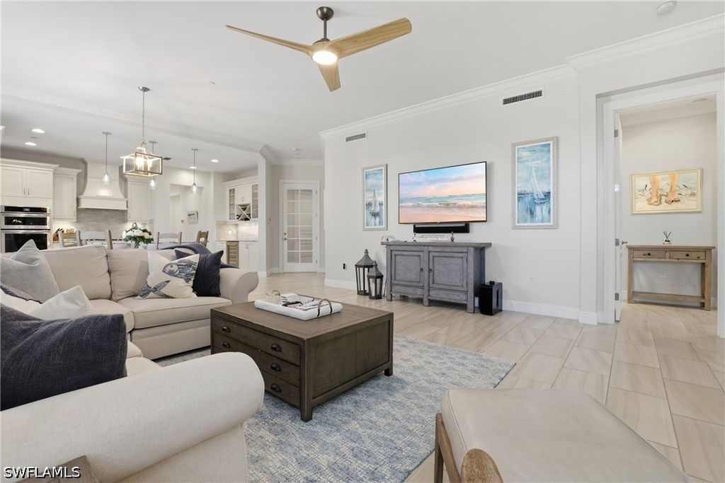16378 Viansa Way 202, Naples