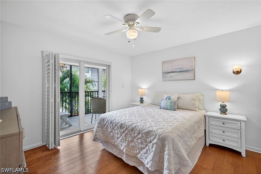 788 Park Shore Dr C25, Naples
