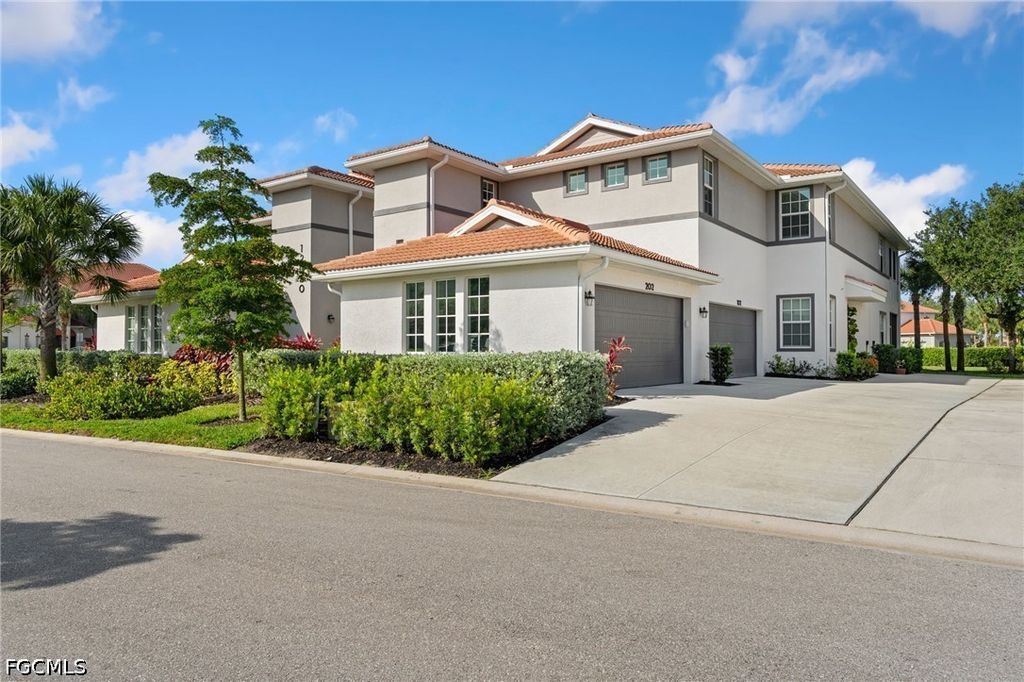 12050 Santaluz Dr 202, FORT MYERS