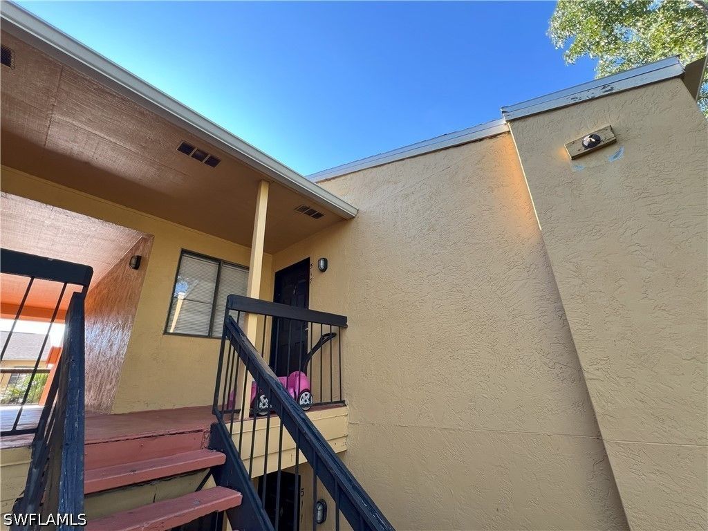 2875 Winkler Ave 517, Fort Myers