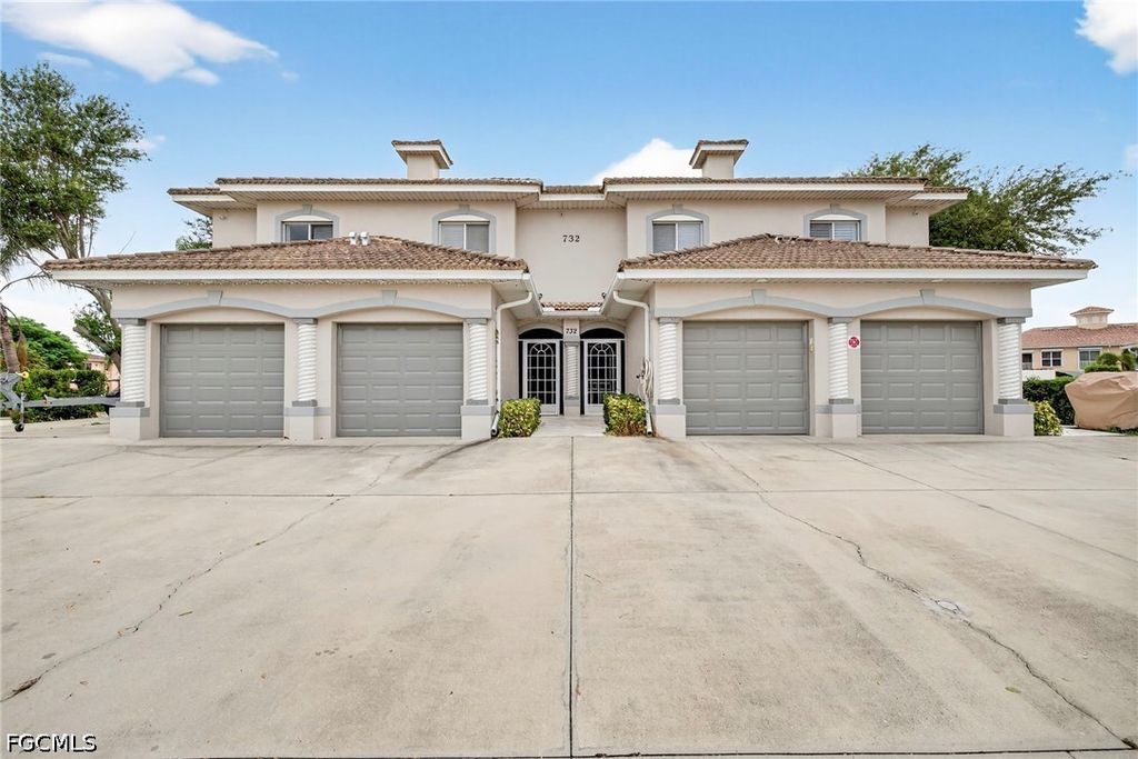 732 Victoria Dr 4, Cape Coral