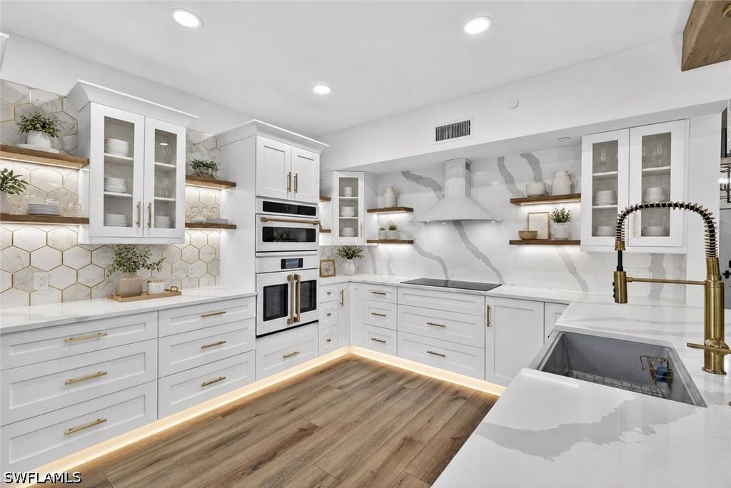 1033 Egrets Walk Cir 103, NAPLES