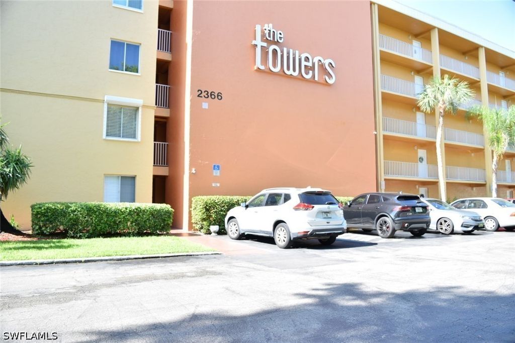2366 E Mall Dr 211, Fort Myers
