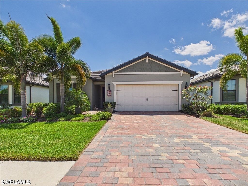 5613 Celebration Dr, Naples