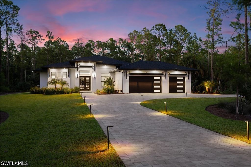 4221 7th Ave Nw, Naples