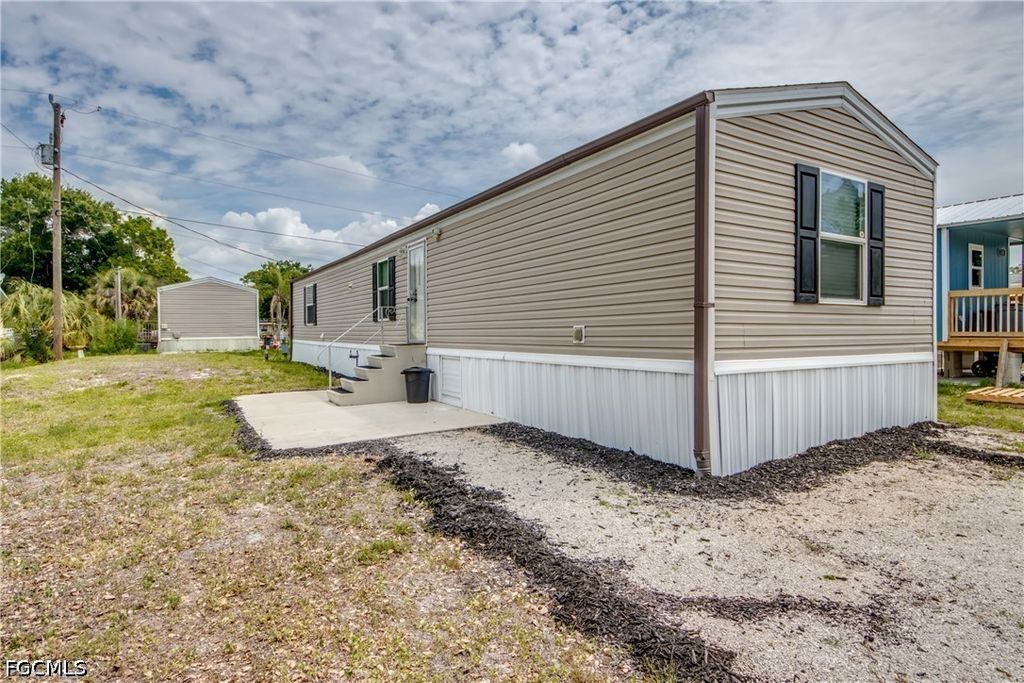 352 Sacramento St, NORTH FORT MYERS