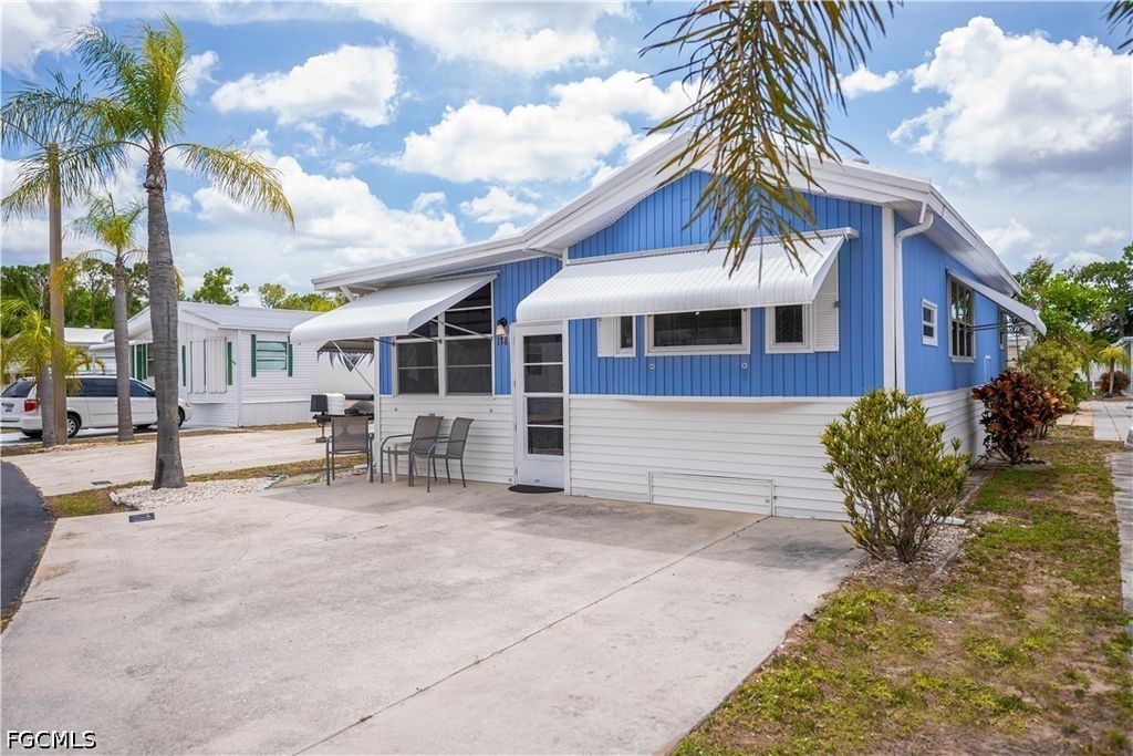 178 Caravan Cir, North Fort Myers