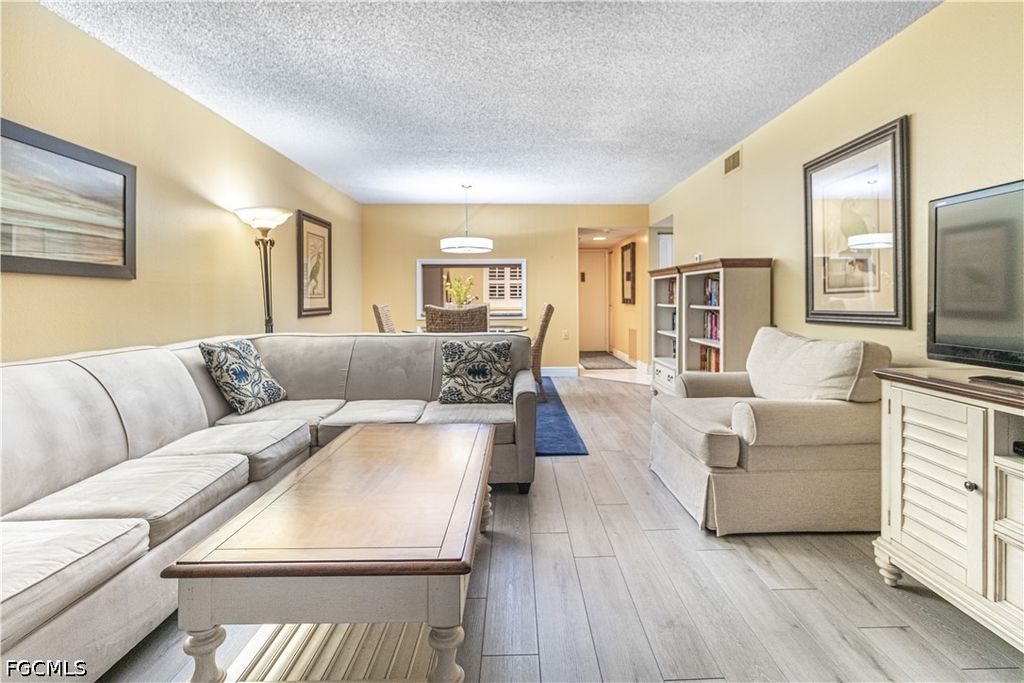 1747 Pebble Beach Dr 315, Fort Myers