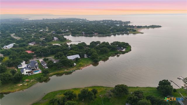 Located on , Residential for Sale by 115 Sunset Circle in the Burnet, located in the neighborhood of 