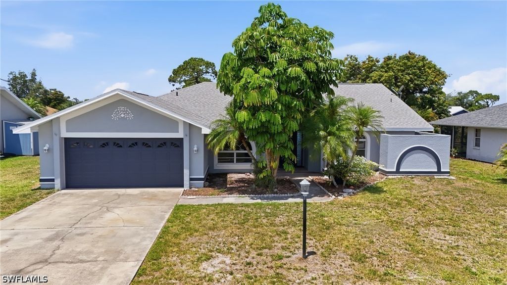 17306 Meadow Lake Cir, Fort Myers