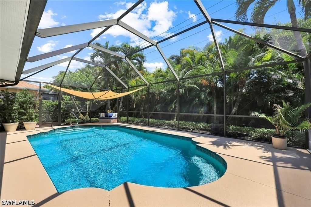 2039 Imperial Cir, Naples