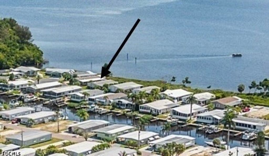 5548 Adam Dr, North Fort Myers
