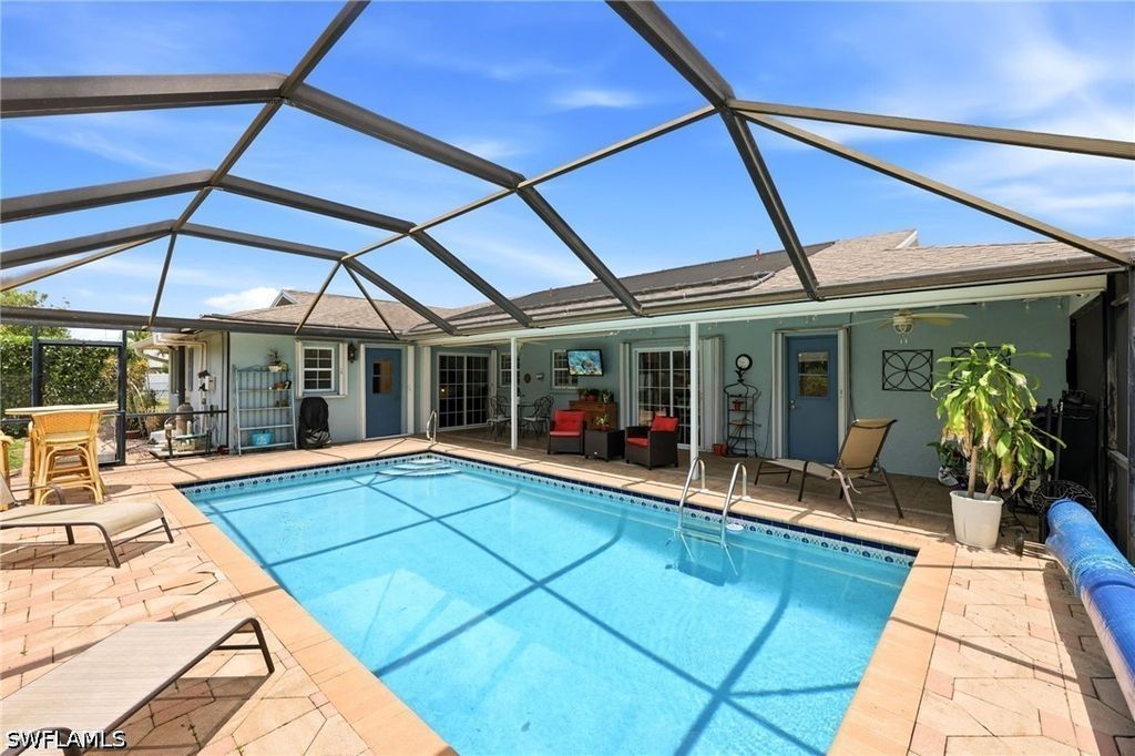 720 Meyer Dr, Naples